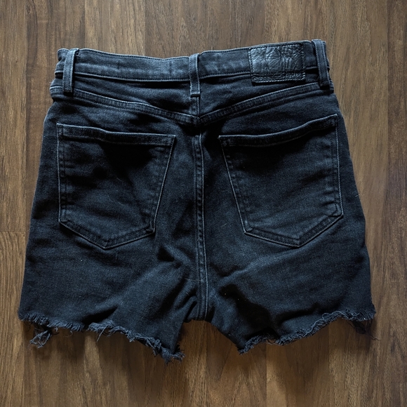 The Arlo Short - Picture 3 of 3